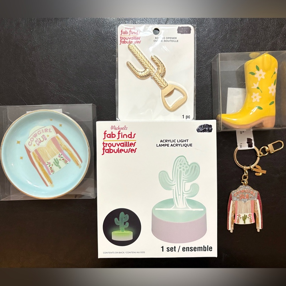 NWT Western Gift Set- Keychain, Mini Vase, Tray, Light, Bottle Opener